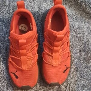 Puma Red Sneakers Lightweight Athletic Design